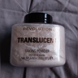 Matte baking powder travel size
